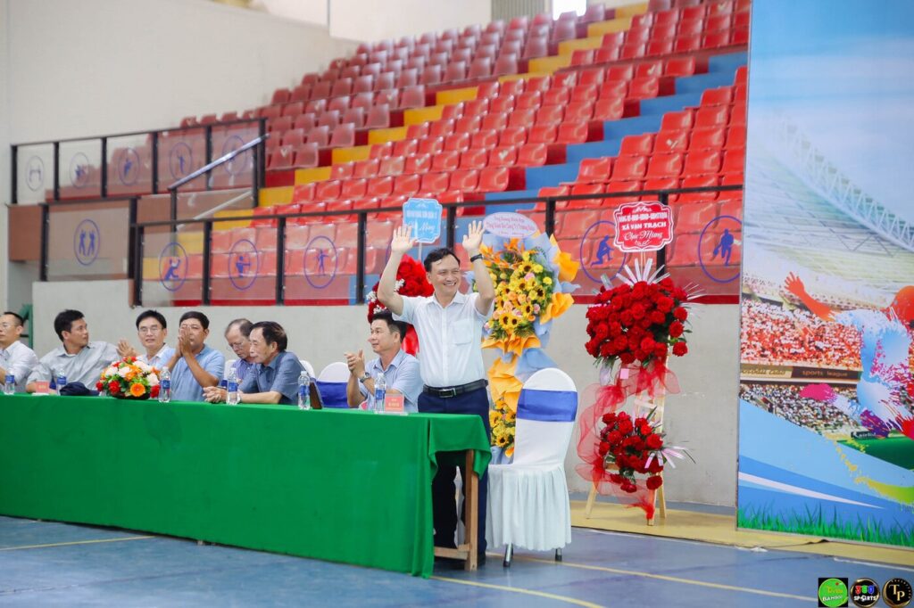 hoidonghuongvantrach.com 39